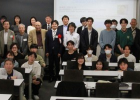 40koryu20250426_lecture_group_photo_panprama